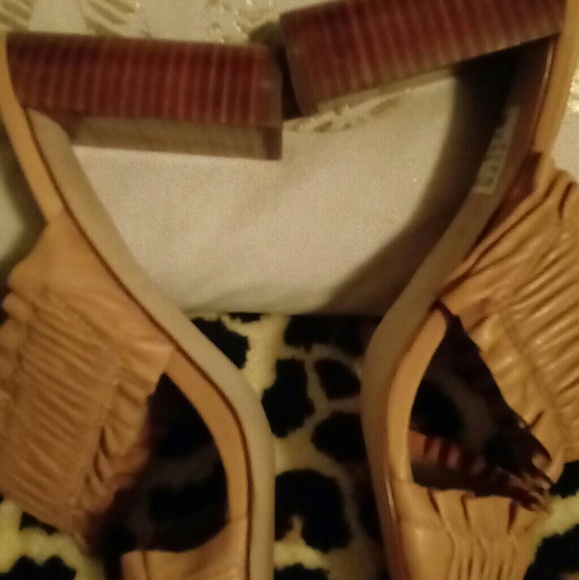 Shoes - Picture 3 of 4